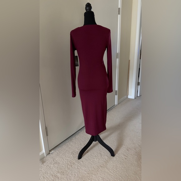 Lulu’s - Connelly Burgundy Ribbed Long Sleeve Bodycon Midi Dress - Medium - Picture 2 of 7